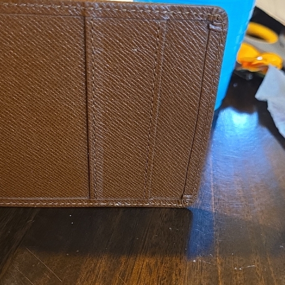 Louis Vuitton Brown Key Card Holder Elegant Accessory. Unisex, It Is NWOT - Picture 6 of 12